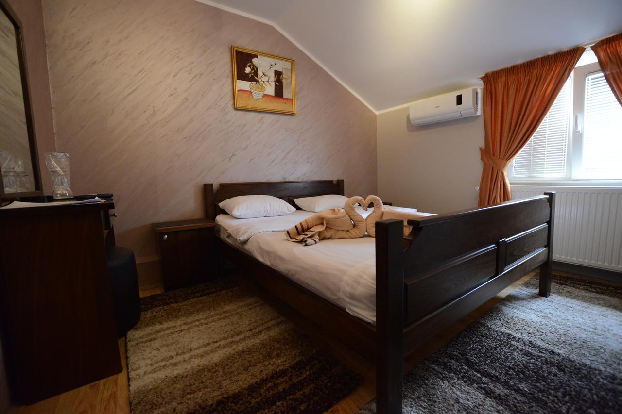 Garni Hotel Kaca 克拉古耶瓦茨 外观 照片
